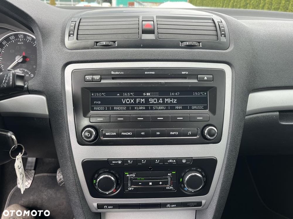 Skoda Octavia 1.6 TDI DPF Ambiente - 23