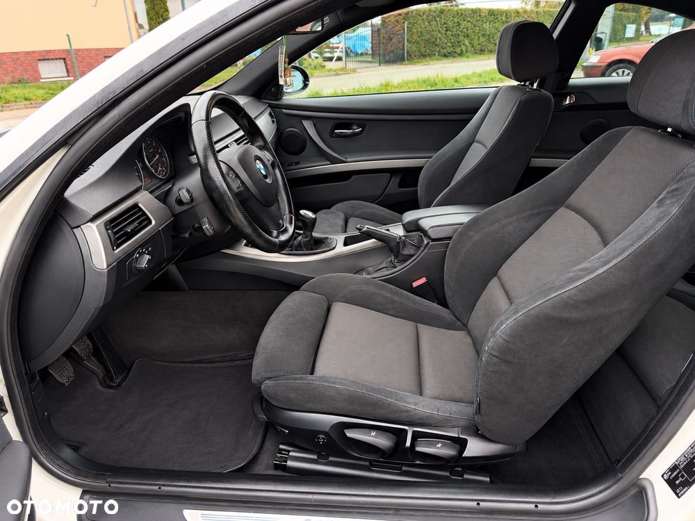 BMW Seria 3 320i - 11