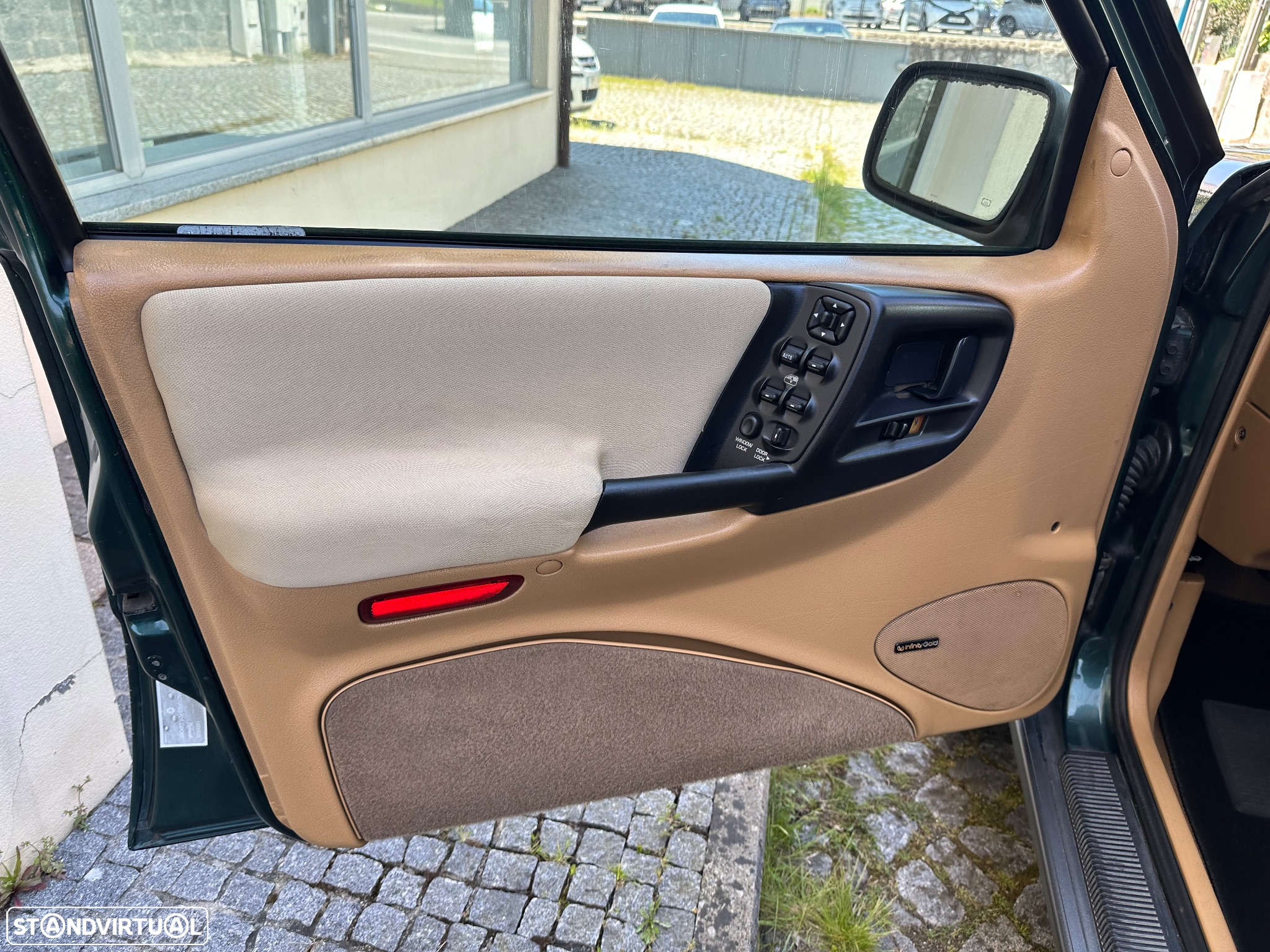 Jeep Grand Cherokee 2.5 TD Laredo - 32