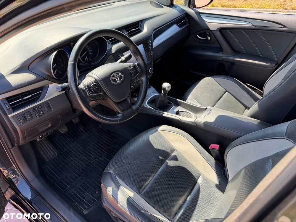 Toyota Avensis 2.0 D-4D Premium - 17