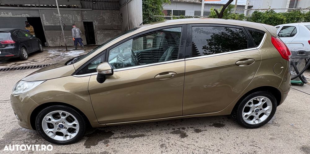 Ford Fiesta 1.4 Autom. Titanium - 4