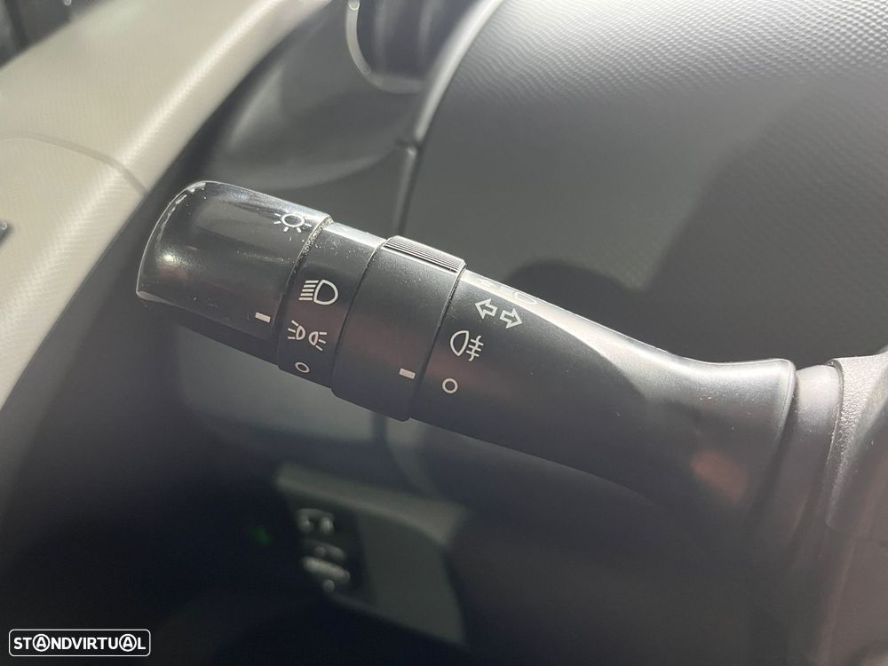 Toyota Yaris 1.4 D-4D AC - 17