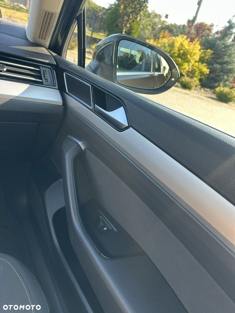 Volkswagen Passat - 29