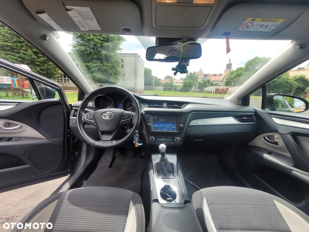 Toyota Avensis 2.0 D-4D Active Business - 25