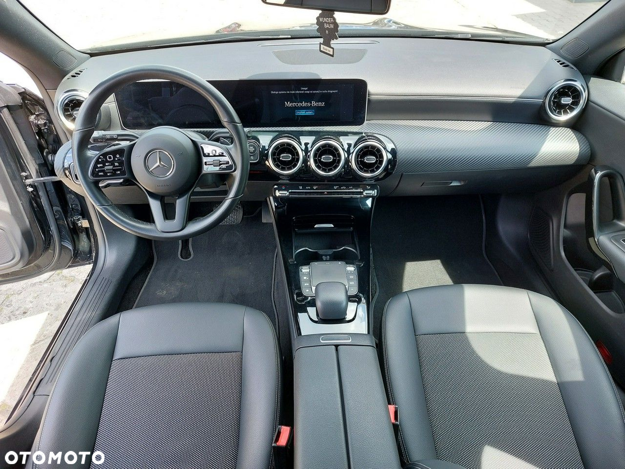 Mercedes-Benz CLA - 24