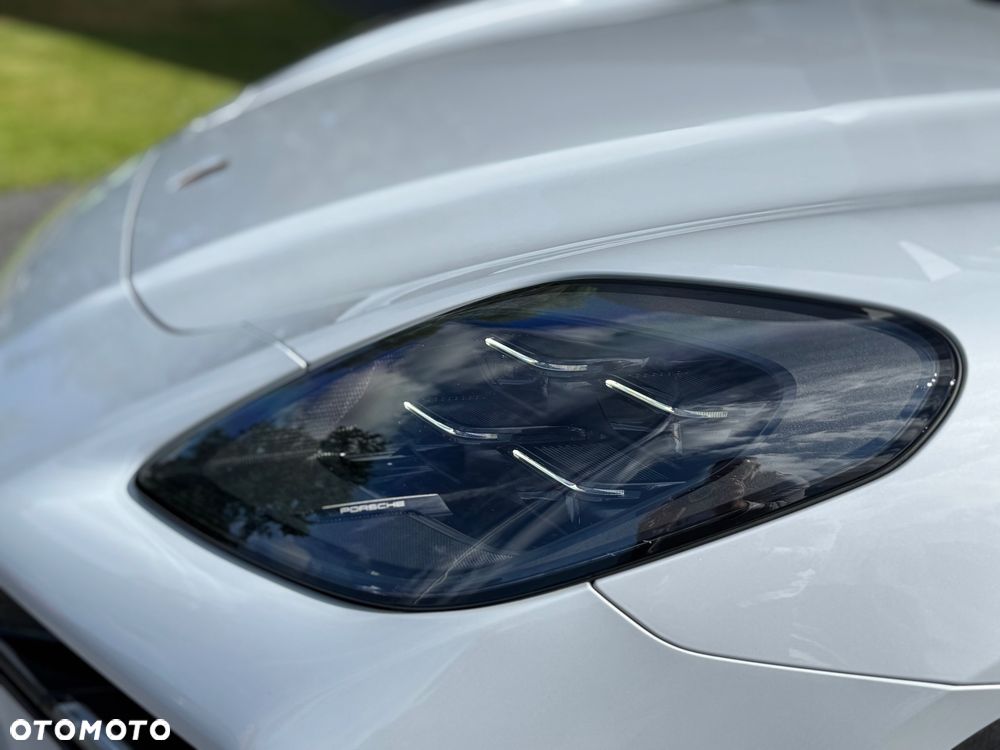 Porsche Panamera 4 E-Hybrid PHEV - 32