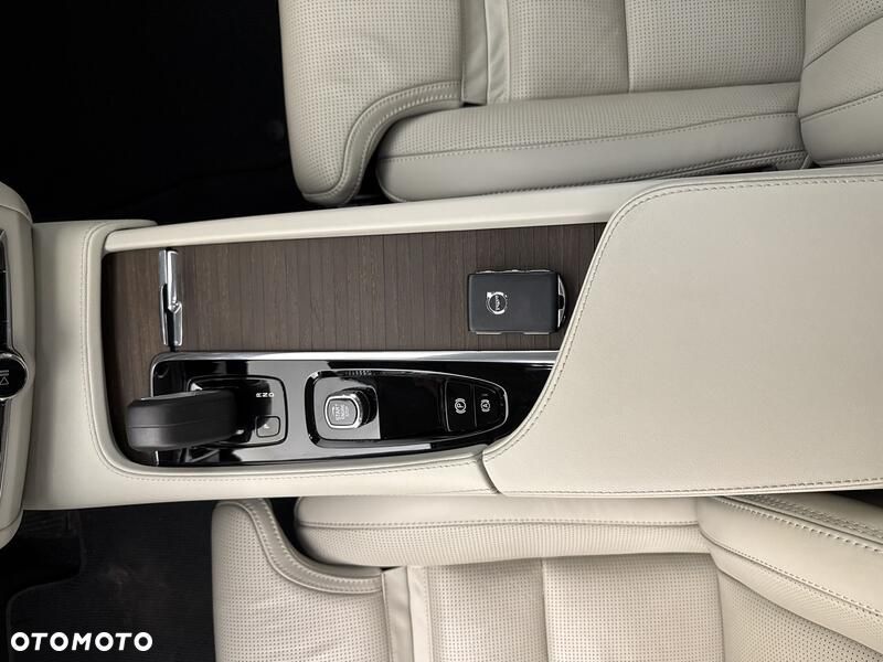 Volvo V90 Cross Country B5 D AWD Pro - 21
