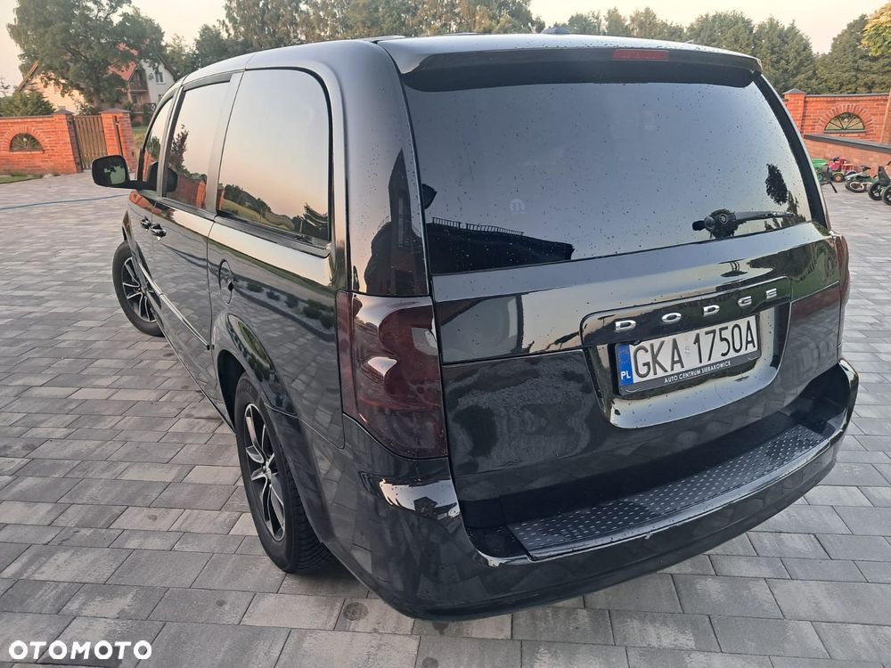 Dodge Grand Caravan - 5