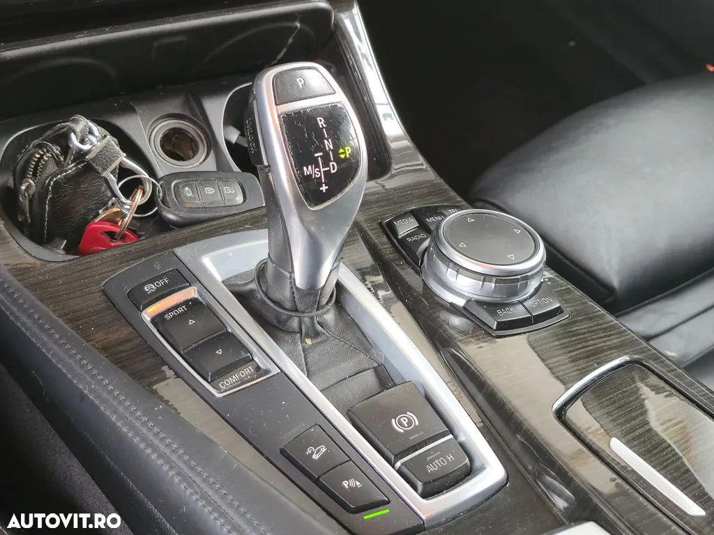 BMW Seria 5 535i xDrive Touring Aut. Luxury Line - 11
