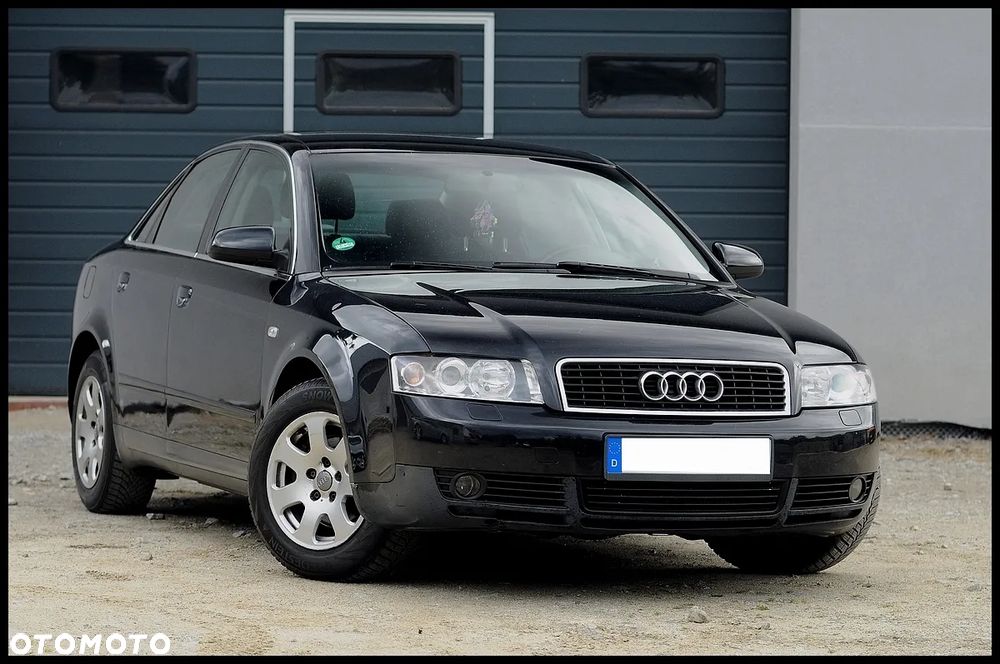 Audi A4 Limousine - 1