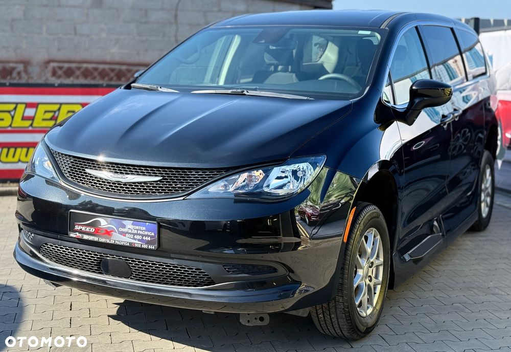 Chrysler Pacifica - 5