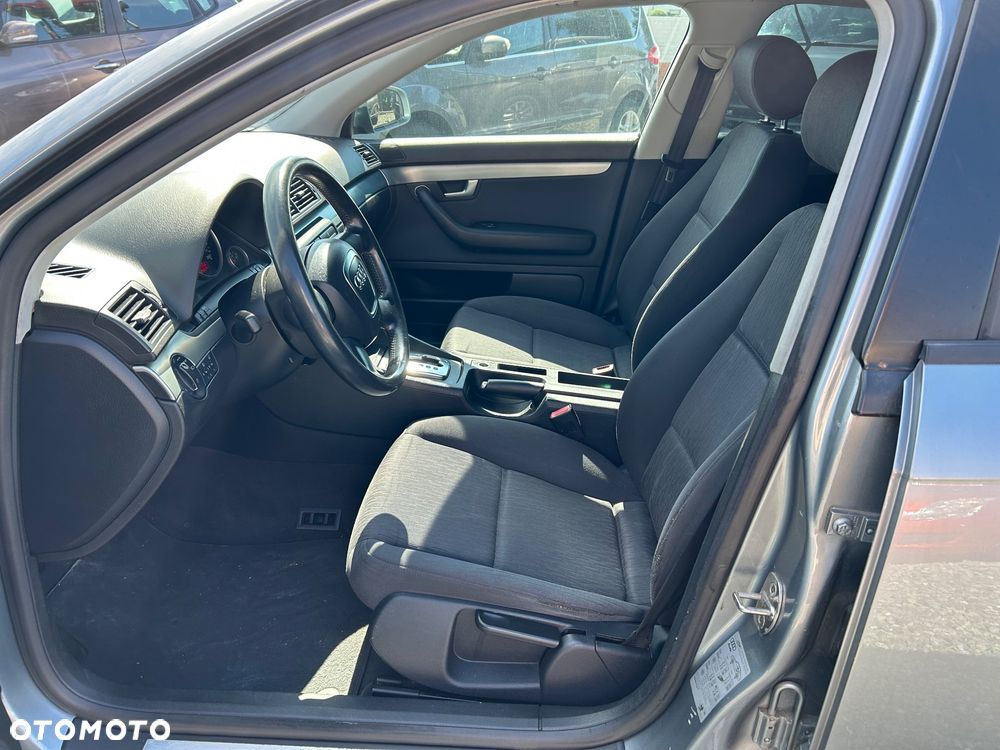 Audi A4 Limousine - 10