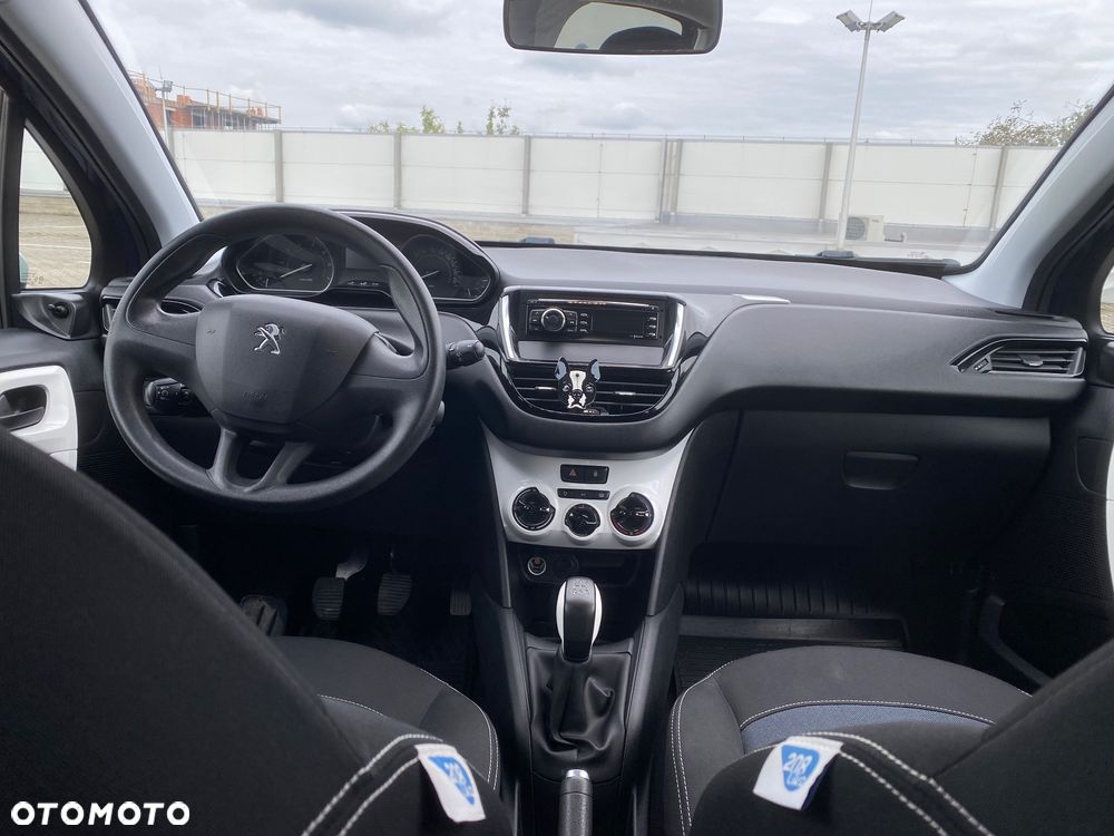 Peugeot 208 - 14