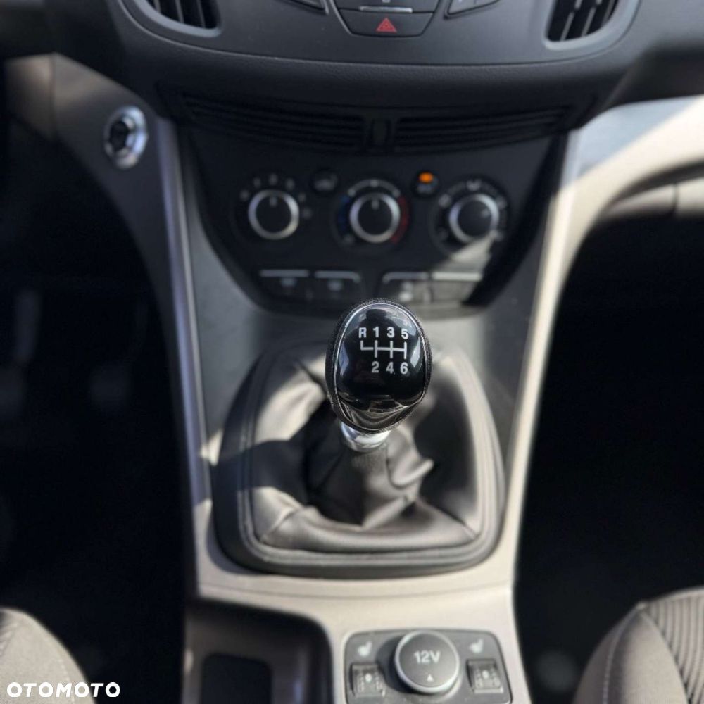 Ford Kuga 1.5 EcoBoost 2x4 Titanium - 22