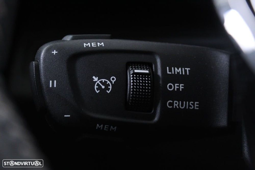 Peugeot 5008 1.2 PureTech Allure Pack EAT8 - 26