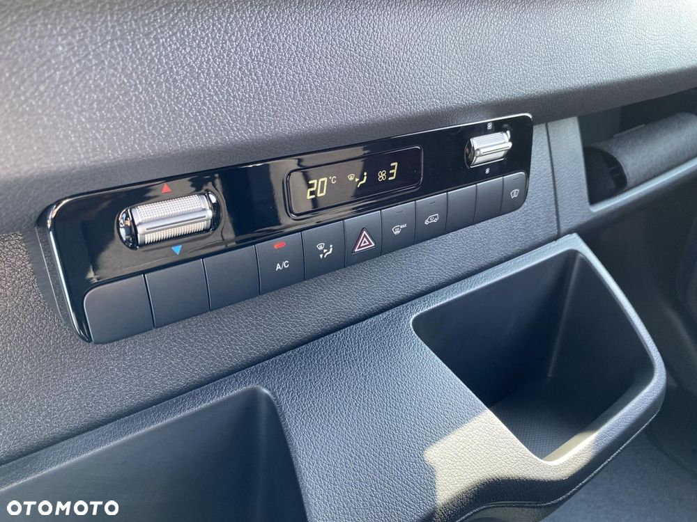 Mercedes-Benz Sprinter - 17