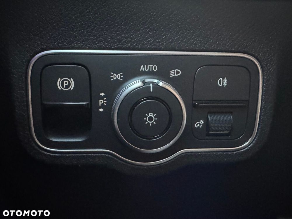 Mercedes-Benz GLB - 20