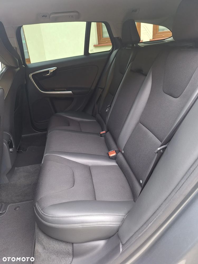 Volvo V60 Cross Country D3 Geartronic Kinetic - 21