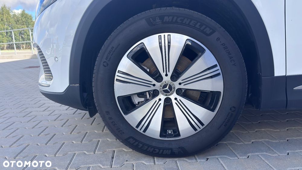 Mercedes-Benz EQA - 8