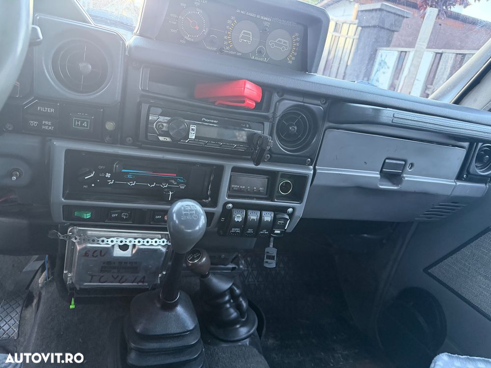 Toyota Land Cruiser - 8