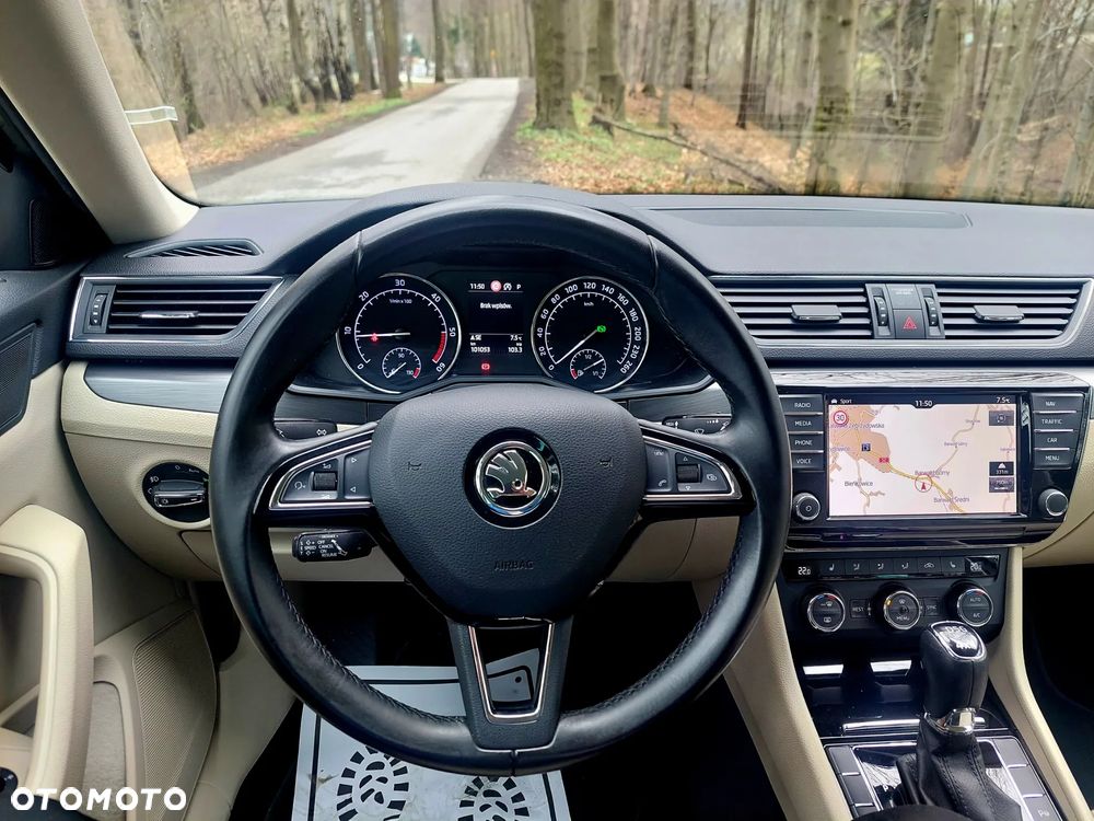 Skoda Superb 2.0 TDI 4x4 DSG Premium Edition - 6