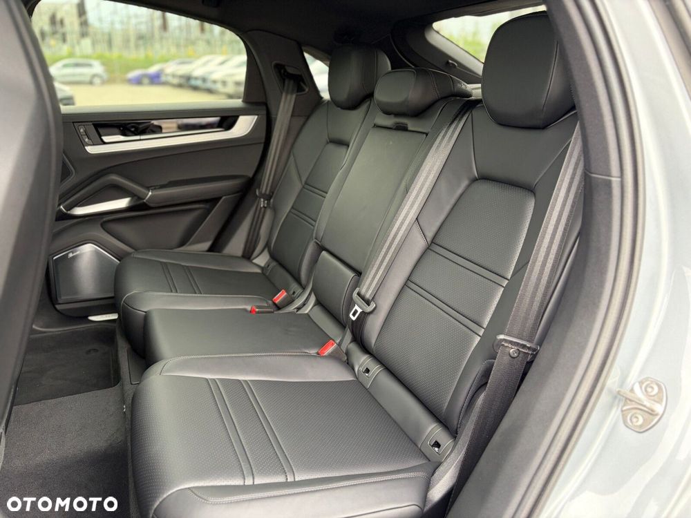 Porsche Cayenne - 25