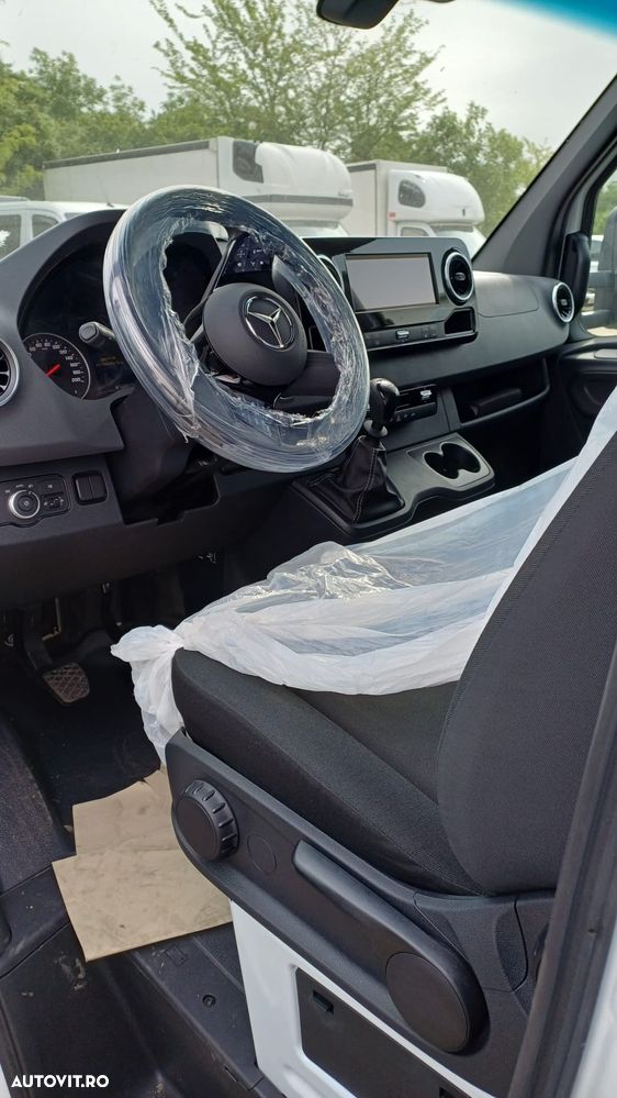 Mercedes-Benz 317 sasiu cu prelata si paravant - 6