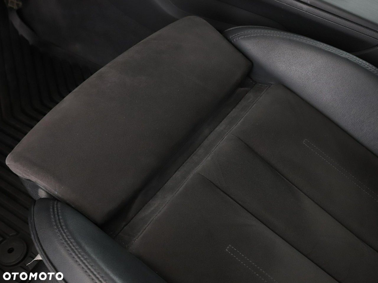 Audi A4 Allroad 2.0 TDI Quattro - 36