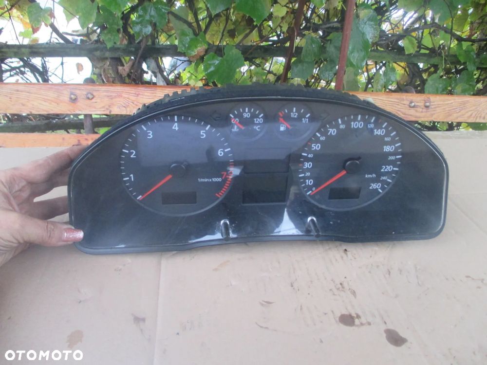 Licznik zegar Audi A4 B5 lift 8D0920900K - 1