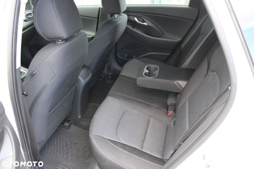 Hyundai i30 1.5 T-GDI 48V Smart - 13