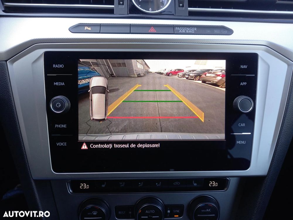 Volkswagen Passat 2.0 TDI SCR DSG Comfortline - 21