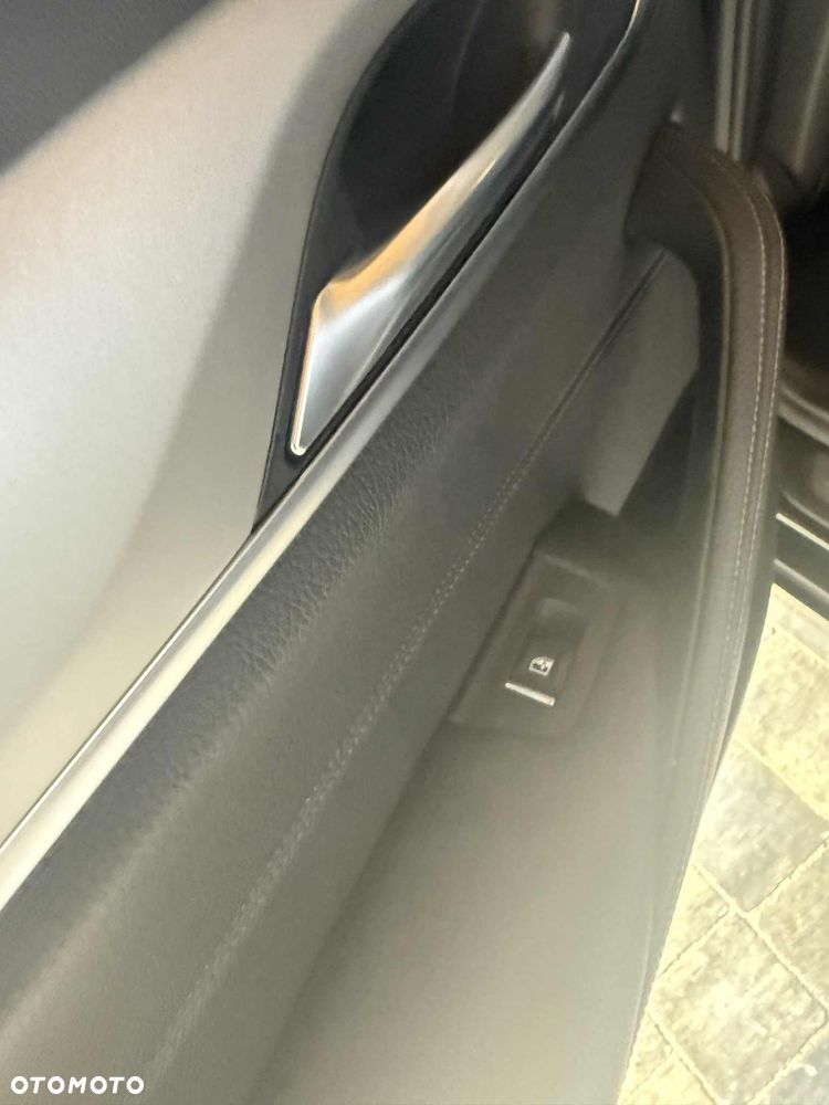 BMW Seria 5 520d M Sport Edition - 6