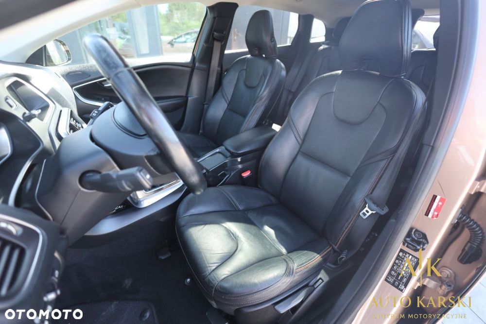 Volvo V40 Cross Country - 39