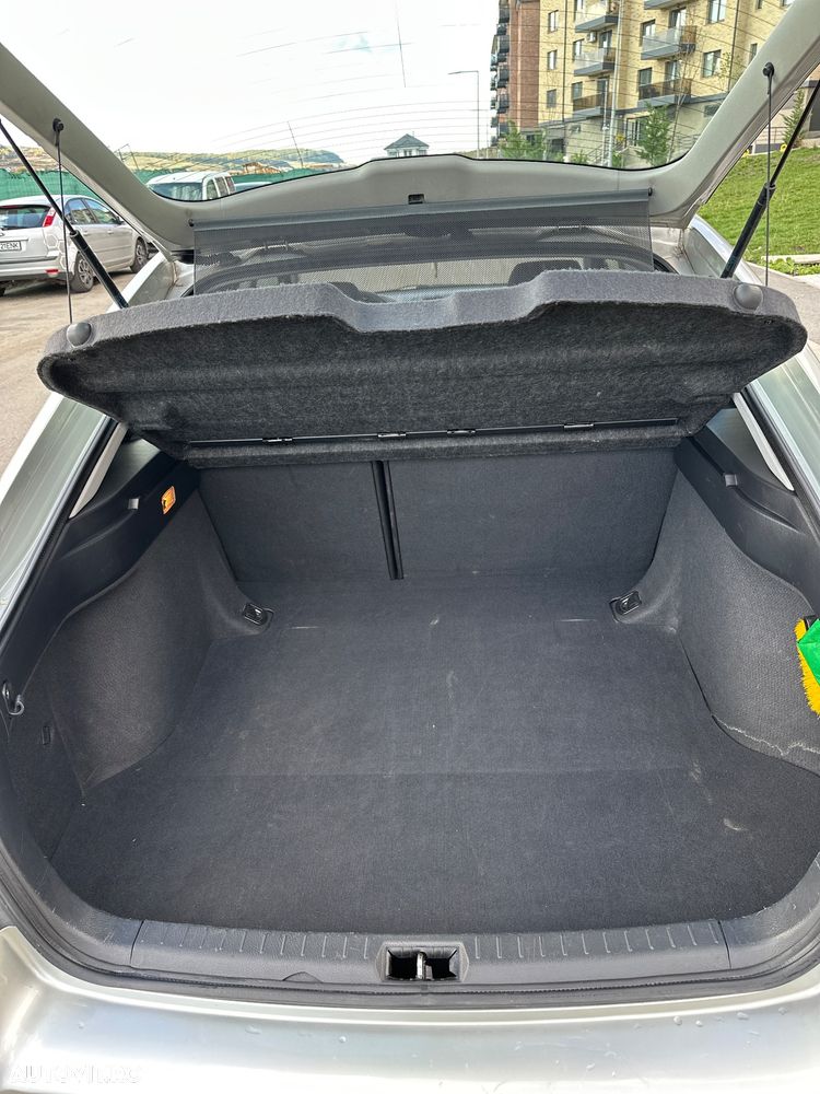 Toyota Avensis 2.0 D-4D - 12