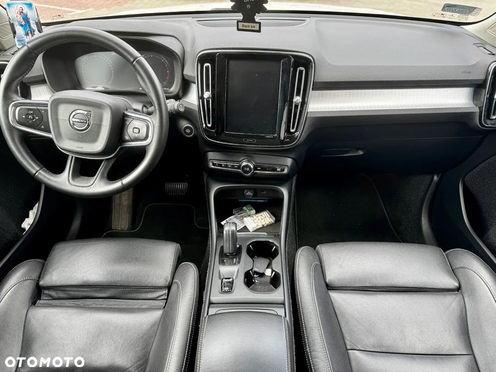 Volvo XC 40 D4 AWD Momentum (Intro Edition) - 7