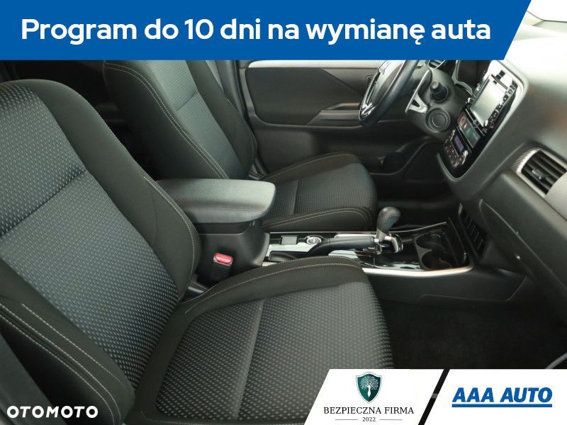 Mitsubishi Outlander - 9