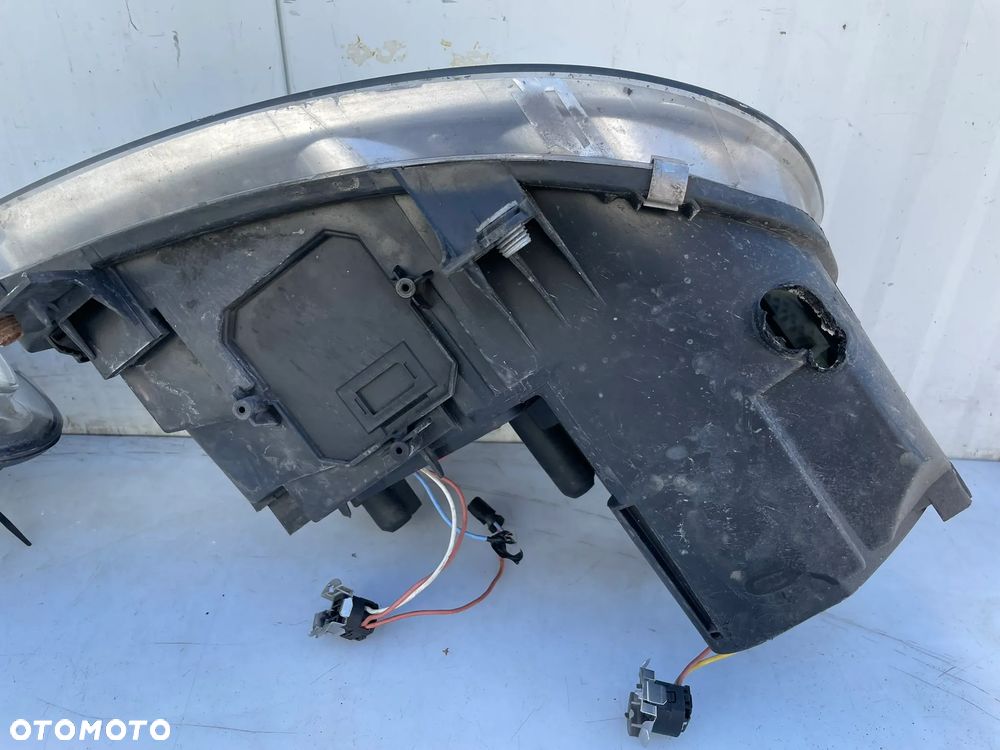 LAMPA LEWA PRAWA PRZÓD VW CADDY  VW TOURAN I - 14