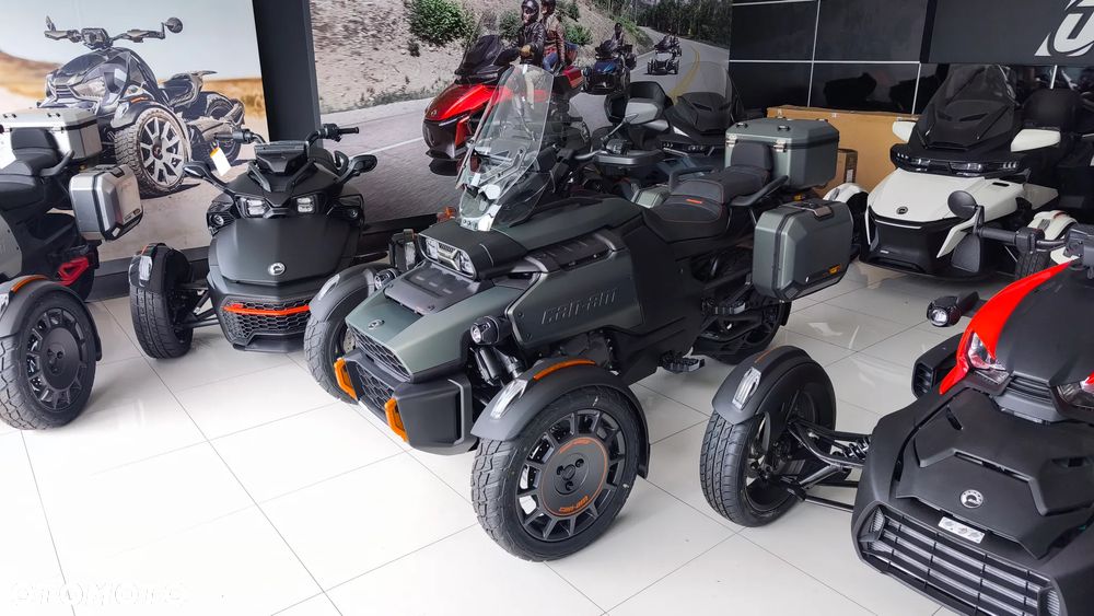 Can-Am Spyder - 1