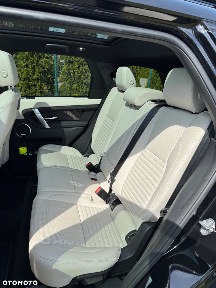 Land Rover Discovery Sport - 12