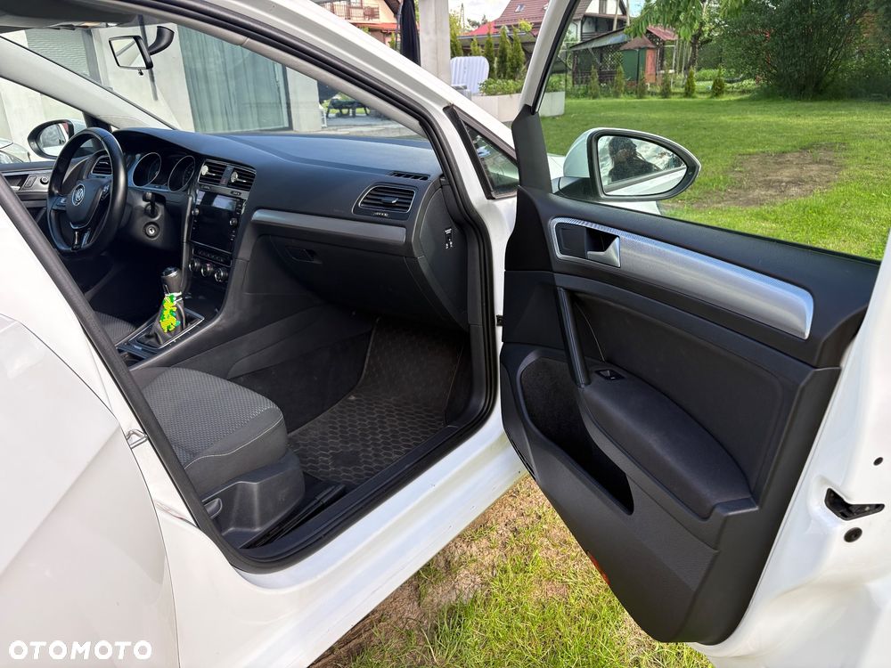 Volkswagen Golf 1.6 TDI BMT Comfortline - 26
