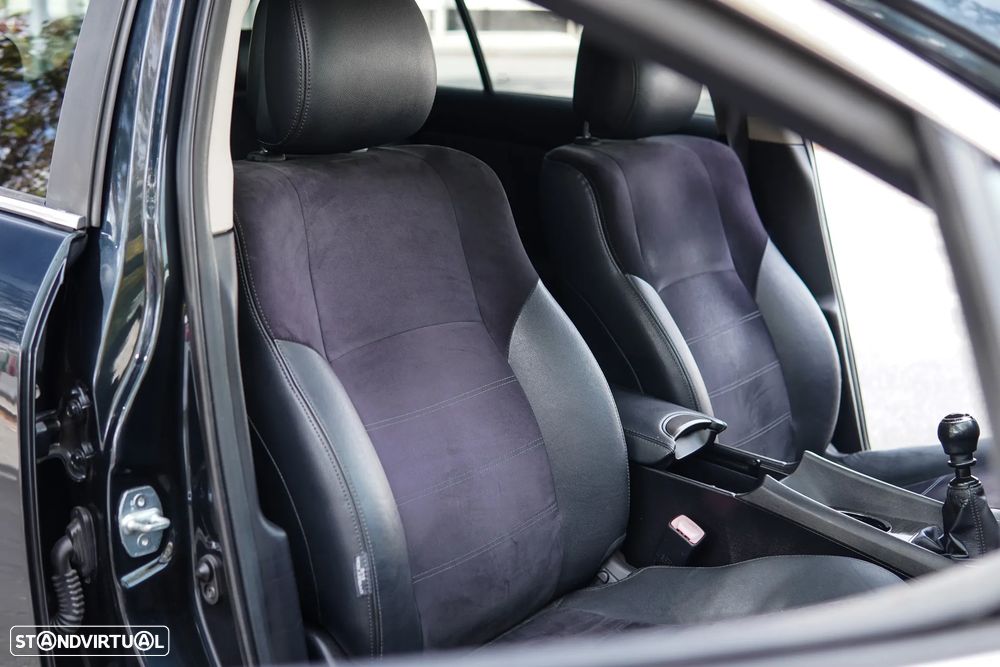 Toyota Avensis SW - 44