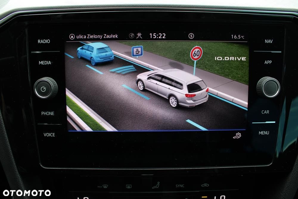 Volkswagen Passat - 20