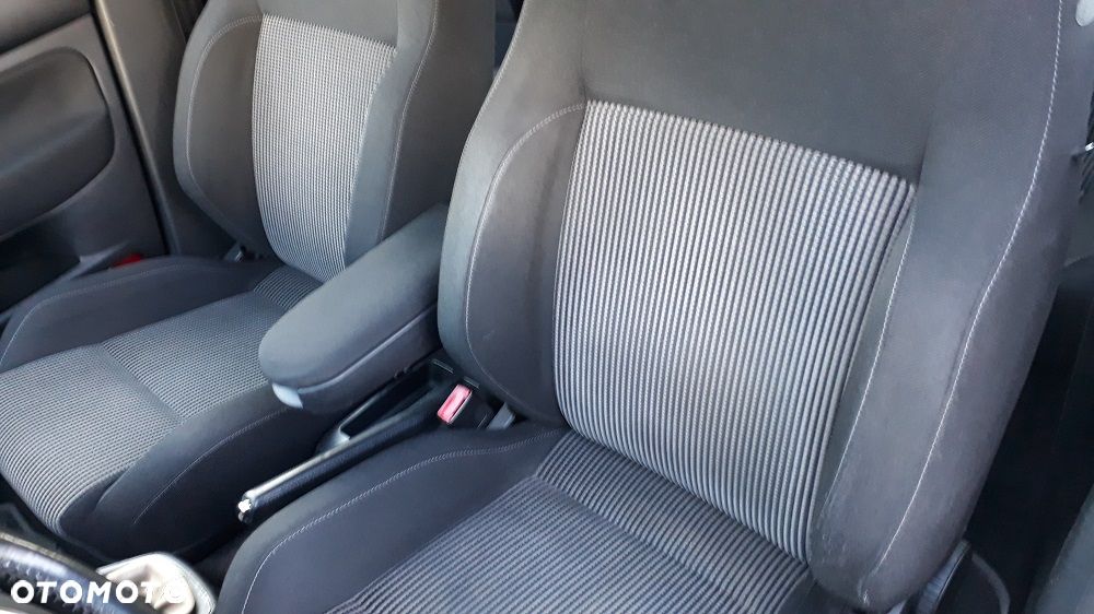 Volkswagen Golf - 17