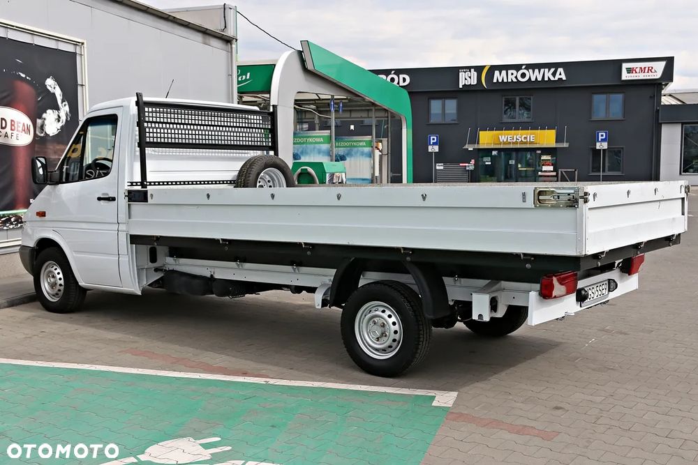 Mercedes-Benz Sprinter - 20