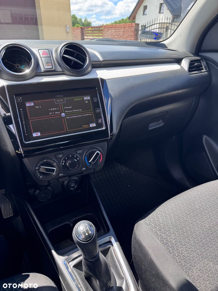 Suzuki Swift 1.2 Premium Plus - 9
