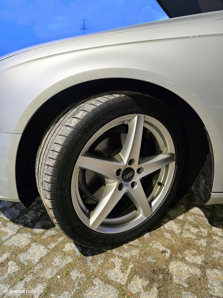 Audi A4 Avant 2.0 TDI DPF multitronic S line Sport Pack - 19