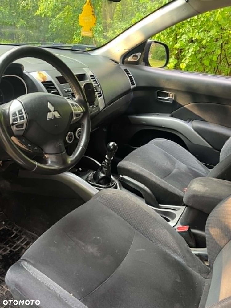 Mitsubishi Outlander 2.0 DID Instyle - 20