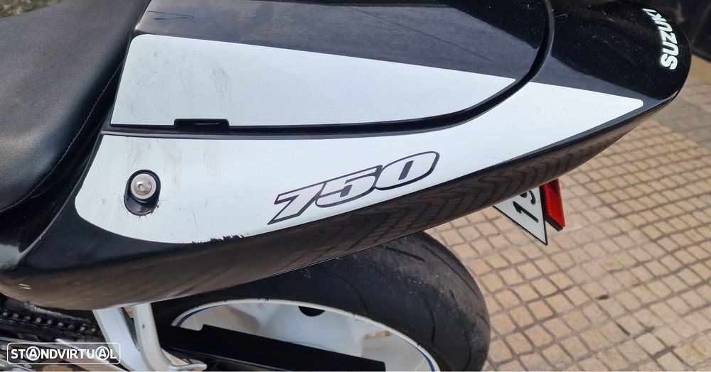 Suzuki GSX-R 750 - 4