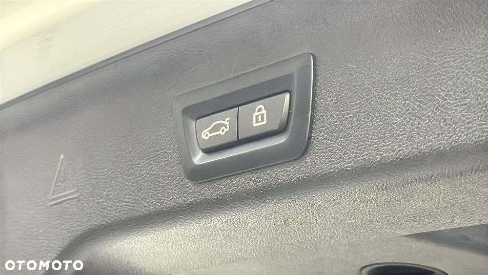 BMW Seria 5 520d xDrive - 21