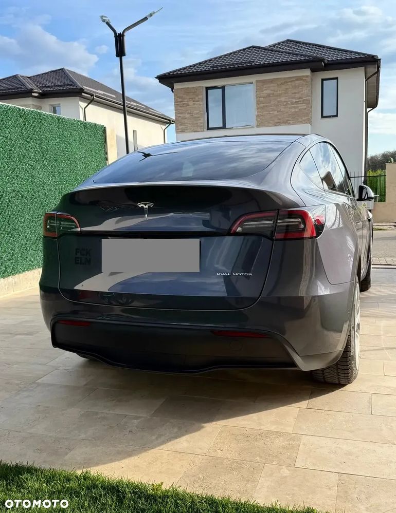 Tesla Model Y Long Range Dual Motor AWD - 6